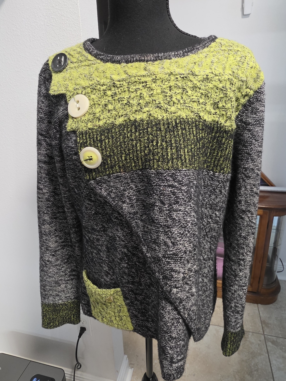 SPANNER Gray and Lime Two-Tone Knit Sweater with Button Accents